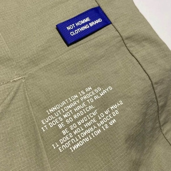 NOTHOMME green cargo pants in Medium. Cool print on the upper leg area - Picture 2 of 3